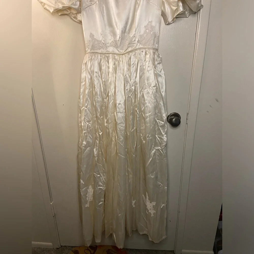 Vintage satin dress - Picture 3 of 8